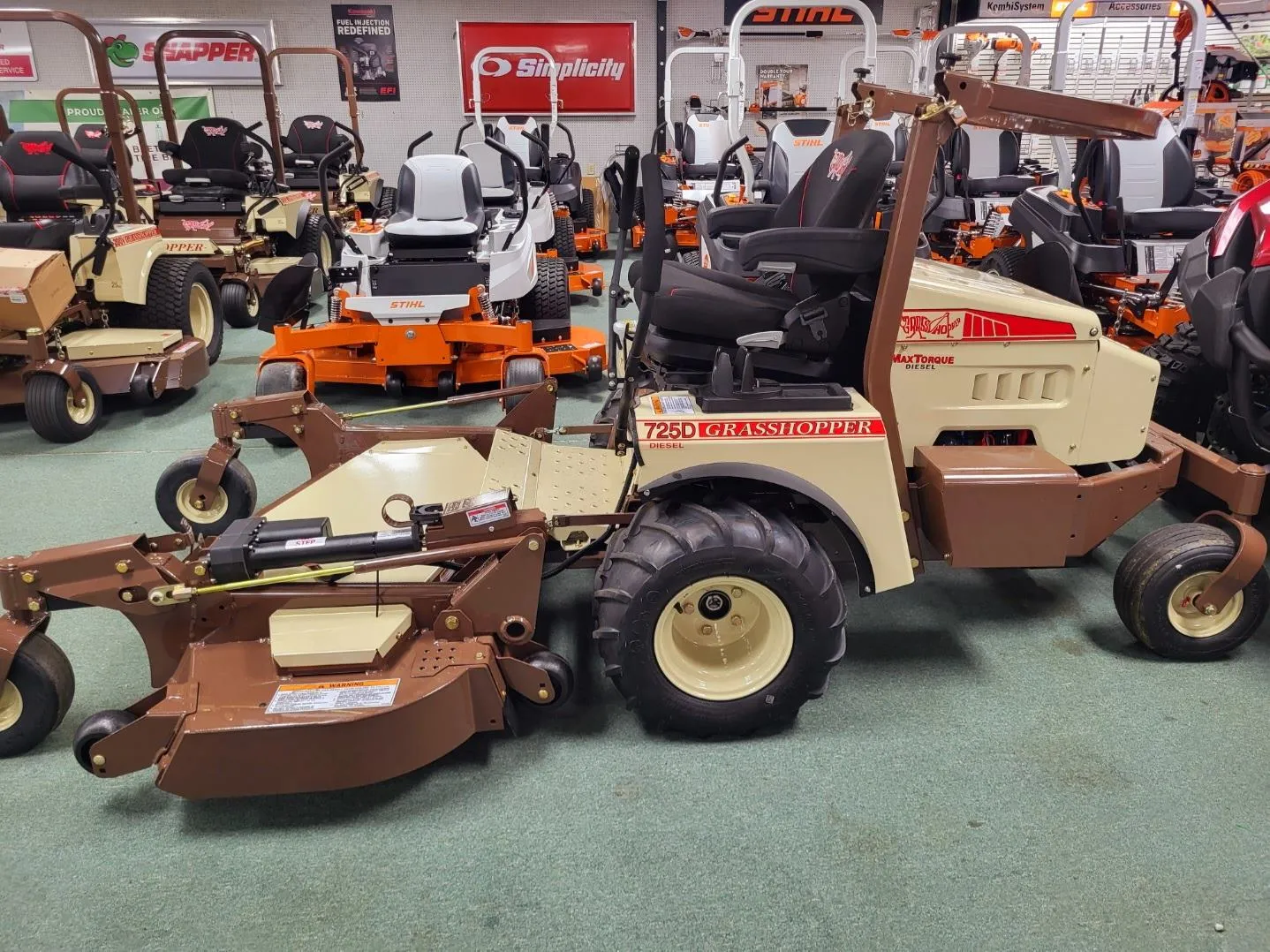 Grasshopper 725DT Zero Turn Mower, Kubota Diesel, 25 hp, 61
